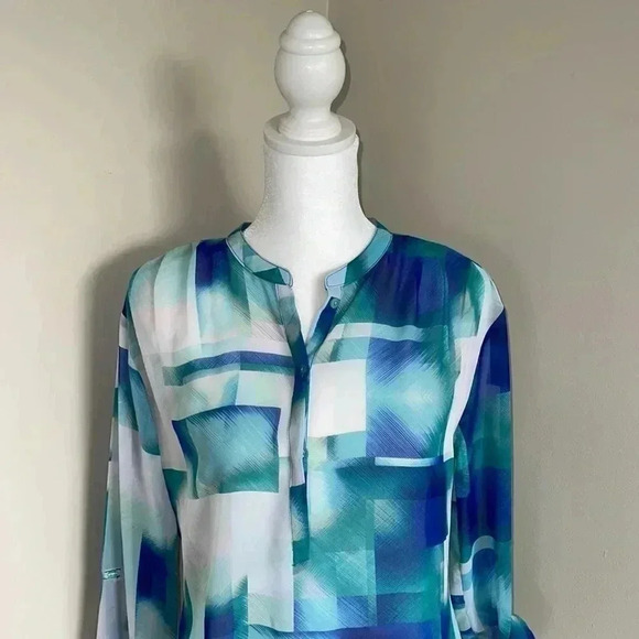 a.n.a Blue and White Rolled Tab Sleeve Sheer Blouse​​ - Picture 2 of 8